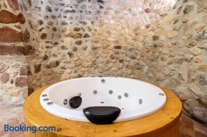 Casa Encanto con Jacuzzi - Image 2