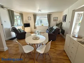 Sweethaven Chalet - Image 2