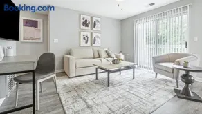 Landing - Modern Apartment with Amazing Amenities (ID9307X04) - Image 2