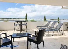 Spacious 3BR Retreat with Pool Spa in Great Location - Image 1