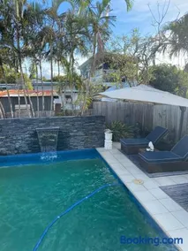 On Esplanade own flat & Pool, 2 kms to Manly cafe precinct - Image 2