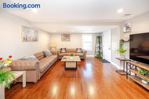 Sparkling 2BR Quincy Apt near Wollaston Beach - Free Parking, Balcony, TV, Pet Friendly 74R - Image 3