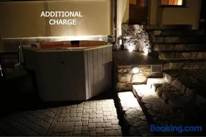 Garden Apartment - Image 2