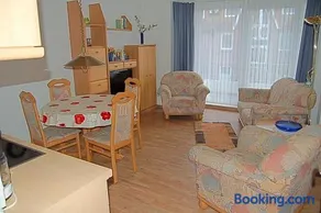 Apartment "Seepferdchen" mit sonnigem Südbalkon Sauna und Parkplatz - 200m zum Deich - Image 1