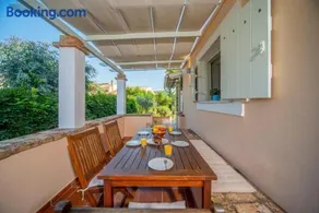 Avlaki Beachfront Villa - Image 2