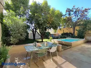 Mas provençal avec piscine au coeur de Fontvieille - Image 4