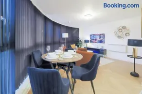 Modern 2-Bed Apartment Near Watford Junction - Image 2
