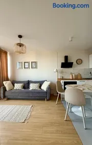 Cozy Stay Krochmalna Apartment - Image 1