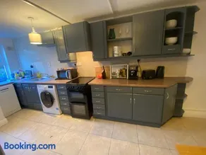 Newly Furnished 5 Bedroom Gem in Sligo - Image 4