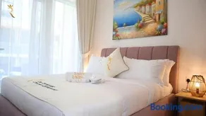 Azure Serenity 1BR - Chic Coastal Escape - Image 2