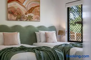 Golden Beach family nest - Image 2
