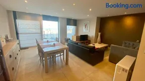 Deluxe Apartment with Shared Pool - Image 1