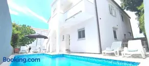 Kiara house with private pool - Image 1