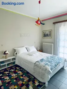 Olive Land Spacious Apartment - Image 4