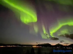 Leilighet med nydelig utsikt - Image 2