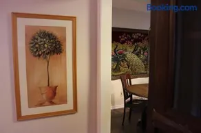Comfy Cozy Affordable Home Away Home - Image 4