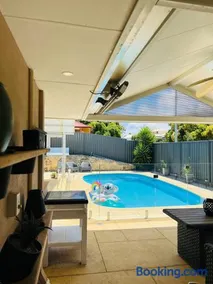 The Luxe Retreat - Image 3