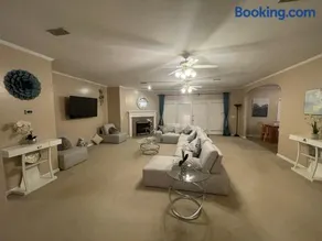 Luxury modern spacious house - Image 1