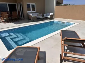 Vinjerac Seaside Residence - Image 2