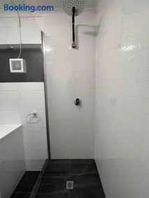 Apartment on Parker - Image 2