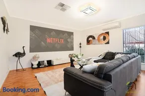 Quiet and Cozy house in Seaford Rise - Image 1