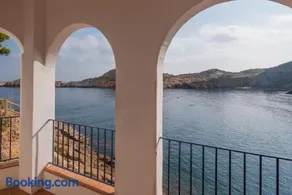 3 bedroom in first sea line in Sa Tuna Begur H02 - Image 4