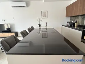 Rural Retreat - Bright Apartment With Large Terrace - Image 2