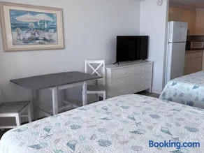 Cozy Studio with Direct Ocean View - Image 4