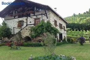 caserio vasco con piscina y barbacoa - Image 1