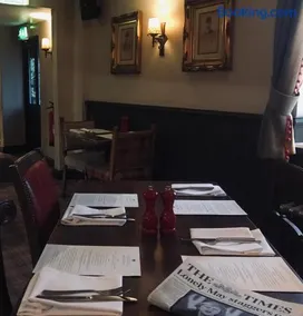 The Crown Pub, Dining & Rooms - Image 3