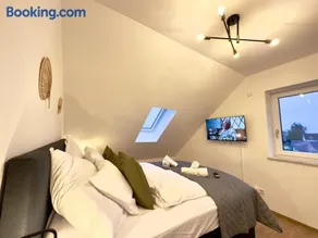 KUELhome - Moderne Wohnung mit Küche & Parkplatz Ausblick auf den bayerischen Wald - Image 5