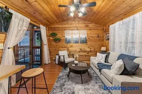 The Racoons Nest In Copperhead Lodge - Image 3
