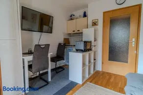 Schoenes 1 Zimmer - Sauna - Schwimmbad - Free Parking - Image 3