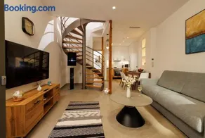 Evmaria Luxury Cottage - Image 4
