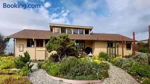Tideaway Private Hot Tub and Expansive Ocean View - Image 2