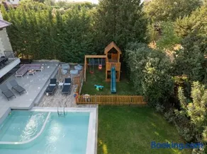 FREE Breakfast, Villa Dreamcatcher with Outdoor and Indoor Pool, Playroom and Home Cinema - Image 2
