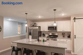 Brand New 3 Bedroom! - Image 4