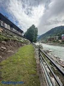 Bono Riverside Apartments Naran - Image 4