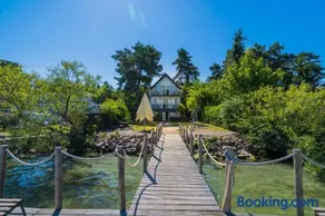 Anna Beach Villa - Image 1