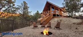 Cliff's Edge. New Build, Breathtaking Views, Luxury Stay Near Zion - Image 1