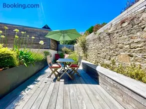 300 m Plage et Centre Ville - Parking Privatif et Gratuit sur Place - Terrasse Bois - Image 1