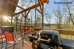 Nature Retreat Near Buffalo River with Hot Tub - Image 3