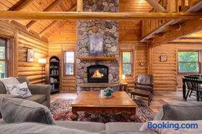 NEW Nestled Ducks Cabin Near Green Lake - Image 1