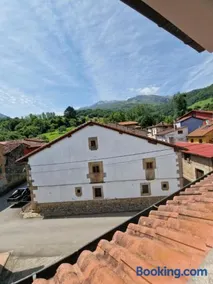 La Casona de Pascueru de POO DE CABRALES - Image 4