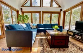 The River's Echo-Historic River House-4 Bedrooms, 6 Beds, 10 Guests - Image 1