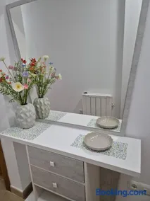 Apartamento céntrico, tranquilo, buenas vistas - Image 1