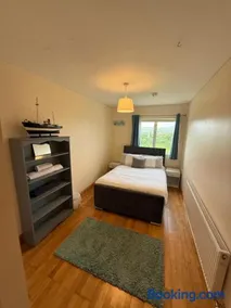 Private Room in Skellig Apartment - Image 2