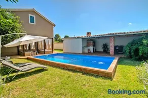 Ema Holiday Home - Image 2