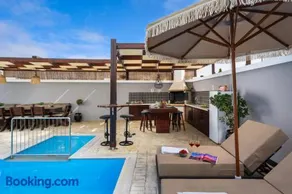 Pervolia House Private Pool Near Airport - Image 3