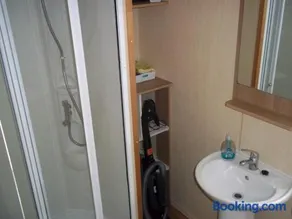 Homely caravan at Weymouth Bay - Image 2